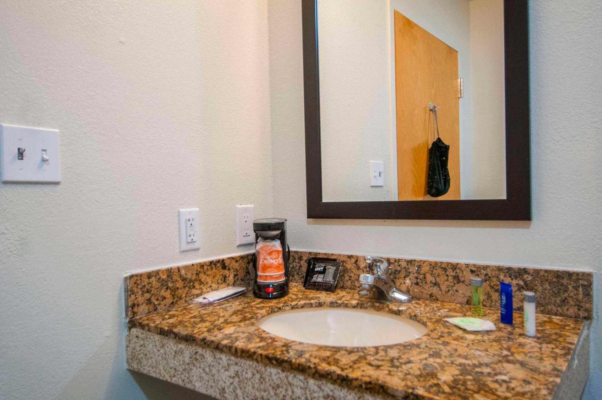 Sleep Inn & Suites Tuscaloosa Bagian luar foto